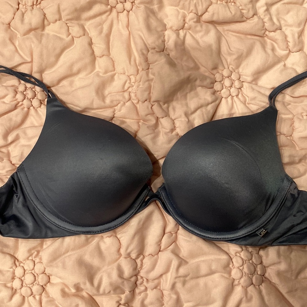 Victoria’s Secret Very Sexy push up bra 32C